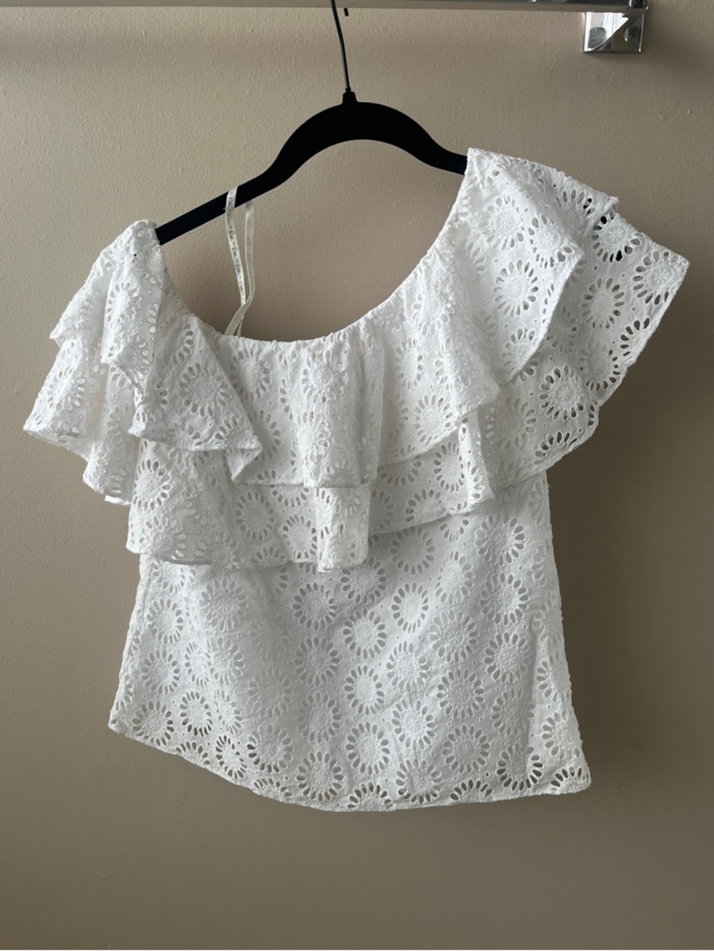 Lilly Pulitzer Trixie White One-Shoulder Eyelet Ruffle Top - Size XXS - Picture 2 of 9